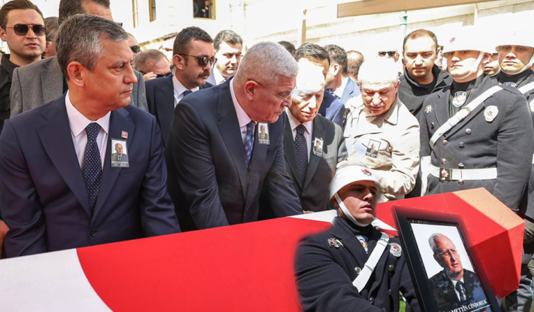 Hüsamettin Cindoruk toprağa verildi.