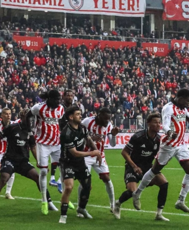 Samsun’da Gece Kırmızı-Beyaz Yazıldı!