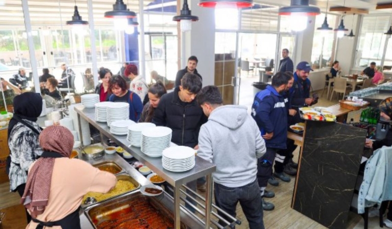Canik’te 90 TL’ye 4 Çeşit Yemek Hizmeti
