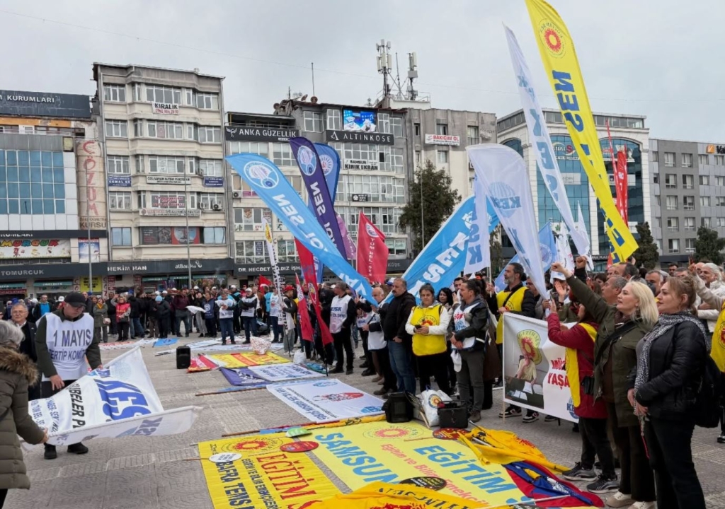 Samsun’da 1 Mayıs Yağmur Altında Kutlandı