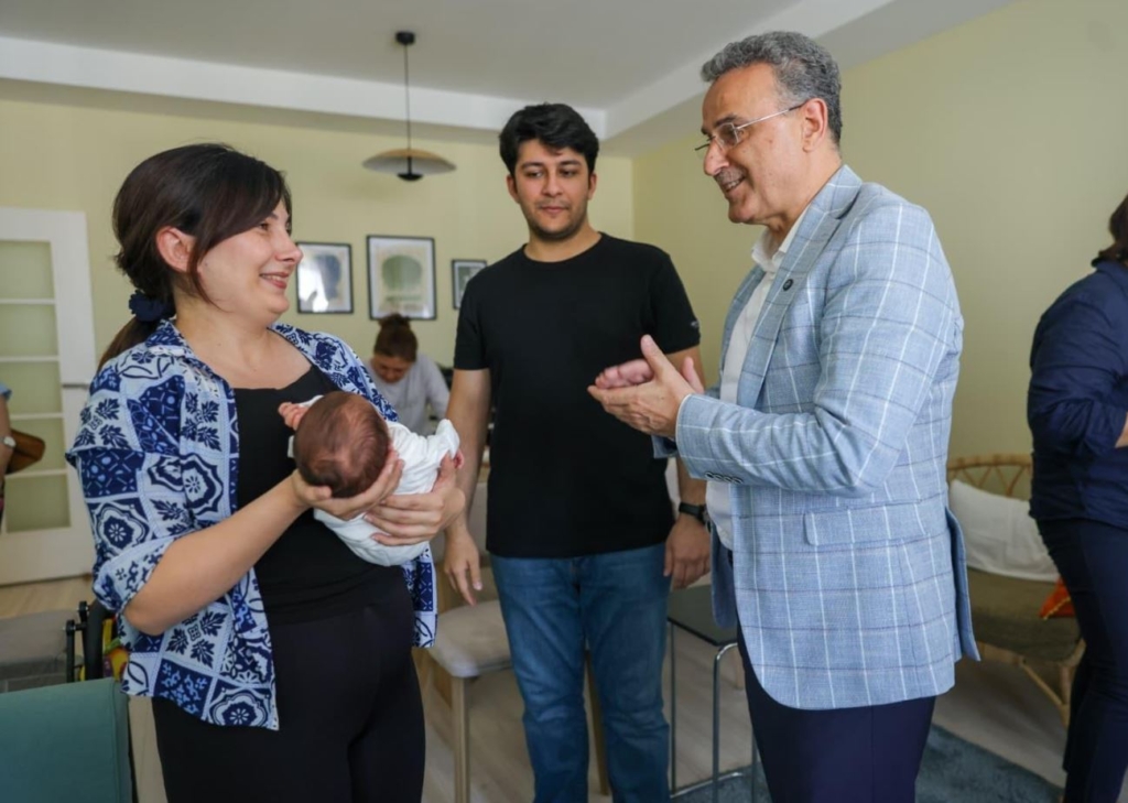 İlkadım’da 555 Yenidoğana “Hoş Geldin Bebek” Hediyesi