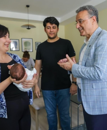 İlkadım’da 555 Yenidoğana “Hoş Geldin Bebek” Hediyesi