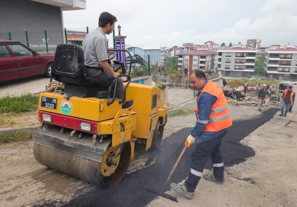 İlkadım’da Asfalt Mesaisi Sürüyor
