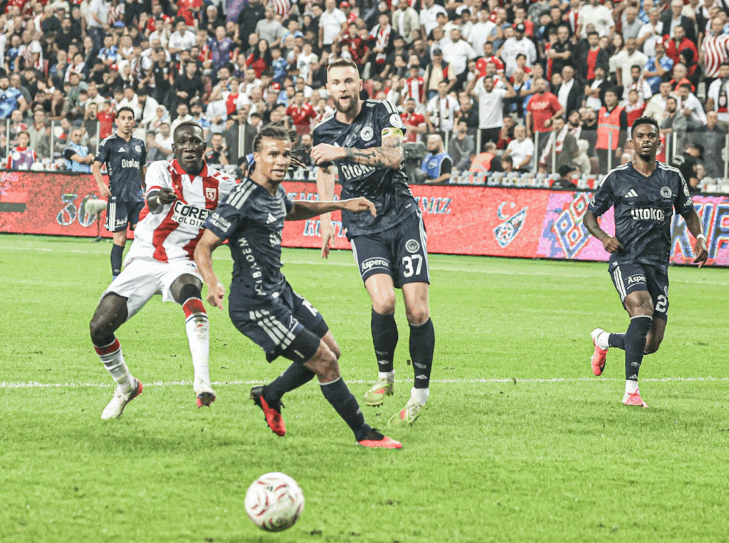 Samsunspor Evinde Fenerbahçe’ye 2-0 Yenildi