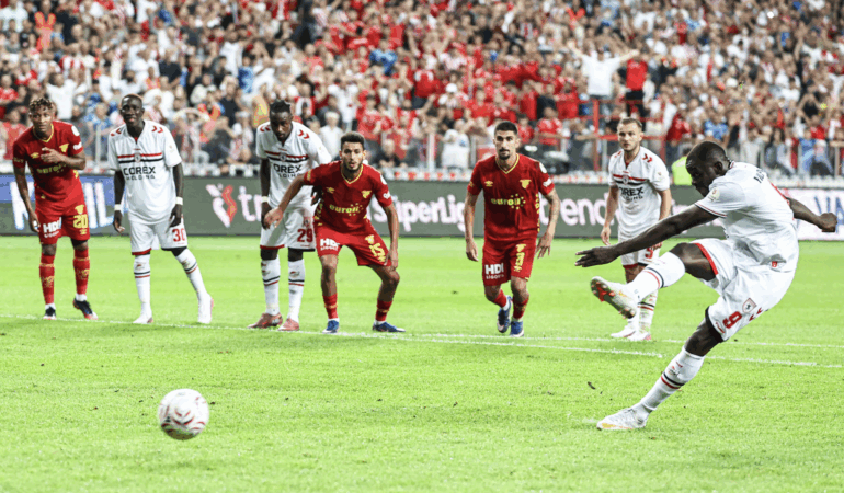 Samsunspor Sezonun İlk Maçını Son Dakikada Eşitledi
