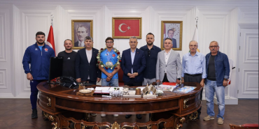 İlkadımlı Güreşçiden Tarihi Başarı