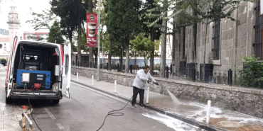 İlkadım’da Kirli Alanlar Mobil Yıkama Aracıyla Temizleniyor
